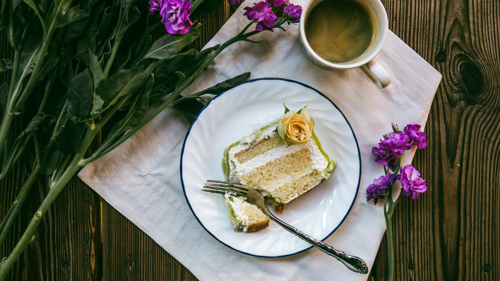 Coffee cake and flowers